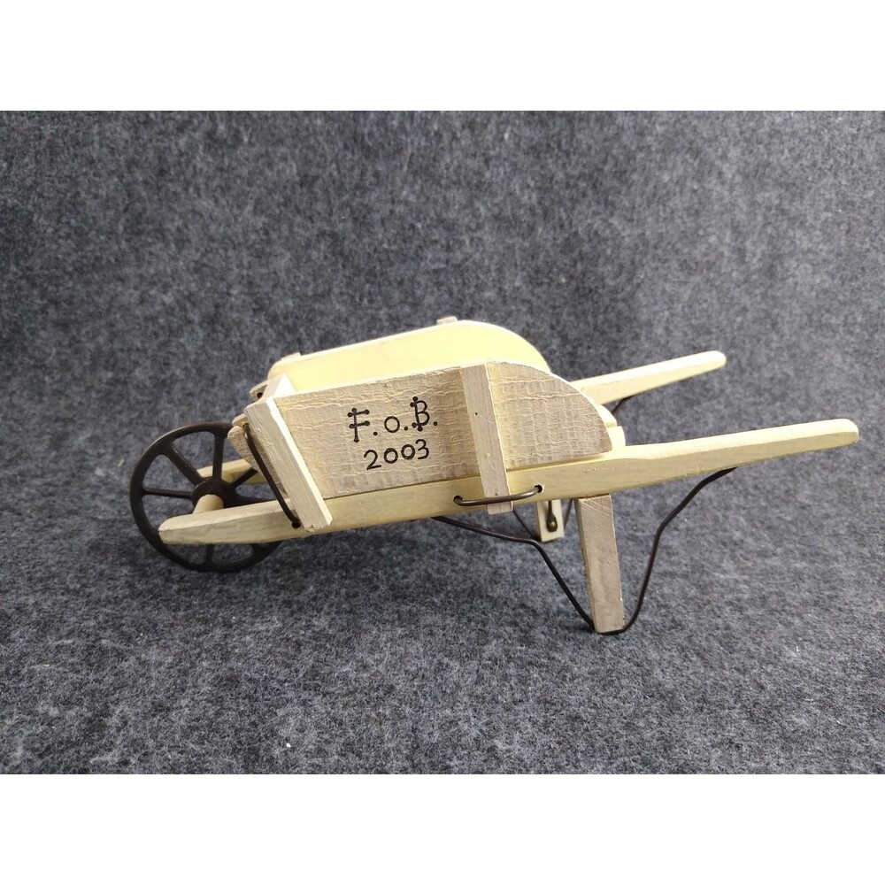 Boyds Bears Wooden Wheelbarrow Display 2003